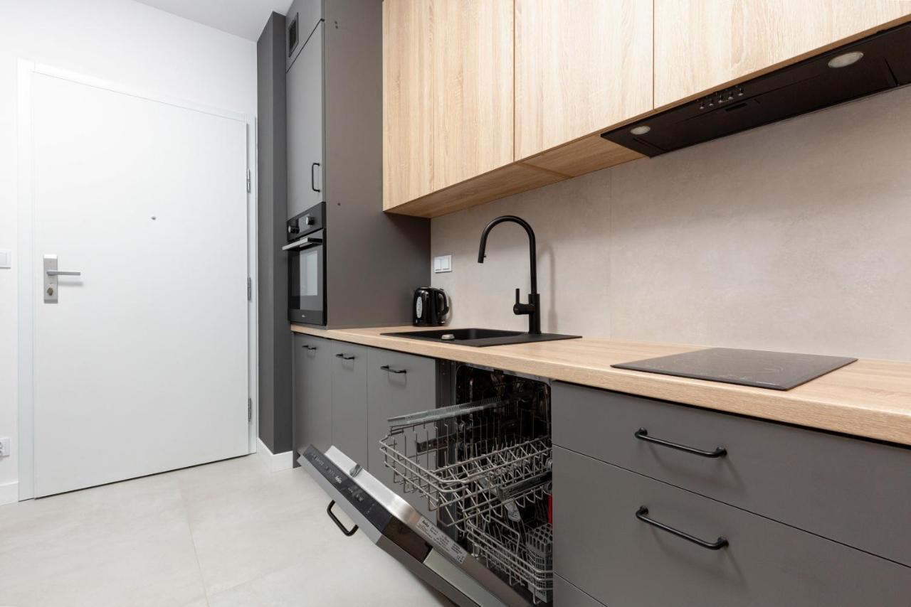 Studio Apartment Praga Targowa By Noclegi Renters Varsavia Esterno foto